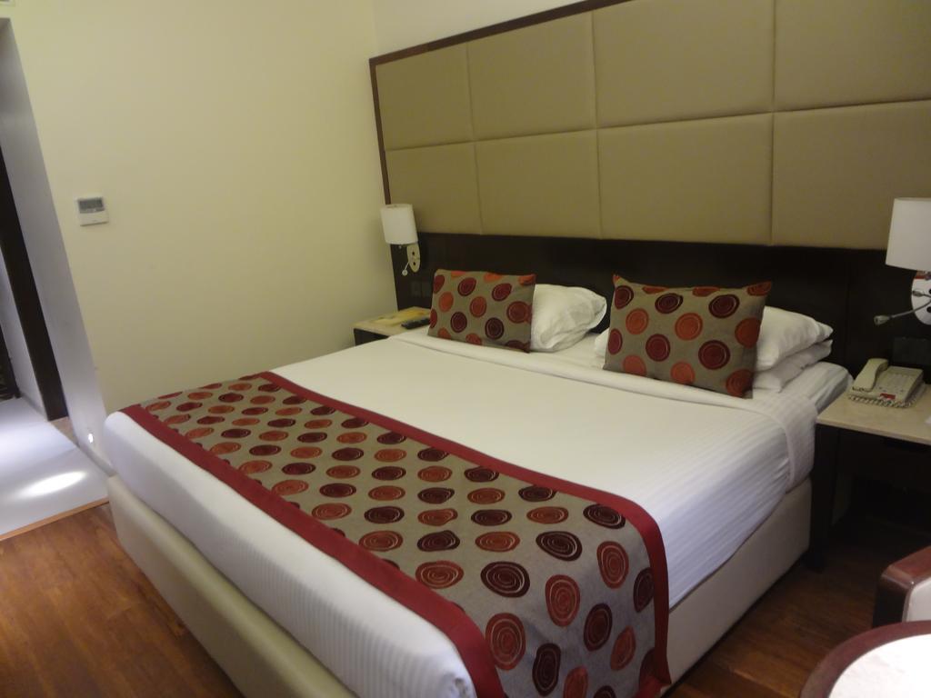 Ramee Guestline Hotel Juhu Mumbai Bagian luar foto