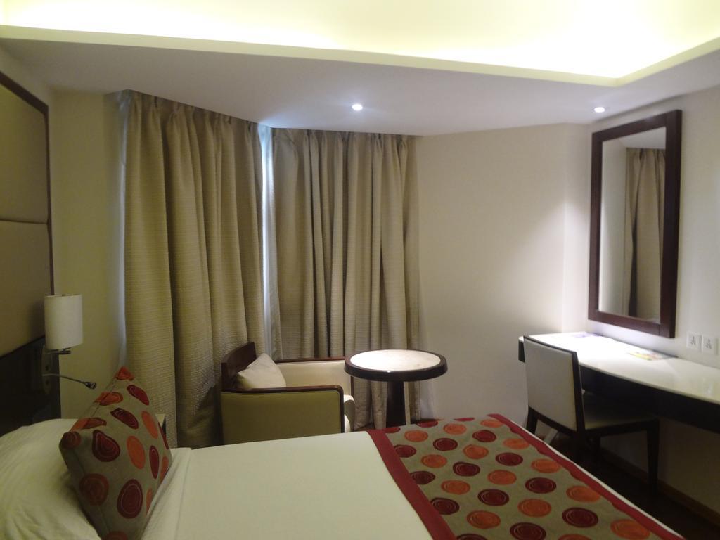 Ramee Guestline Hotel Juhu Mumbai Bagian luar foto