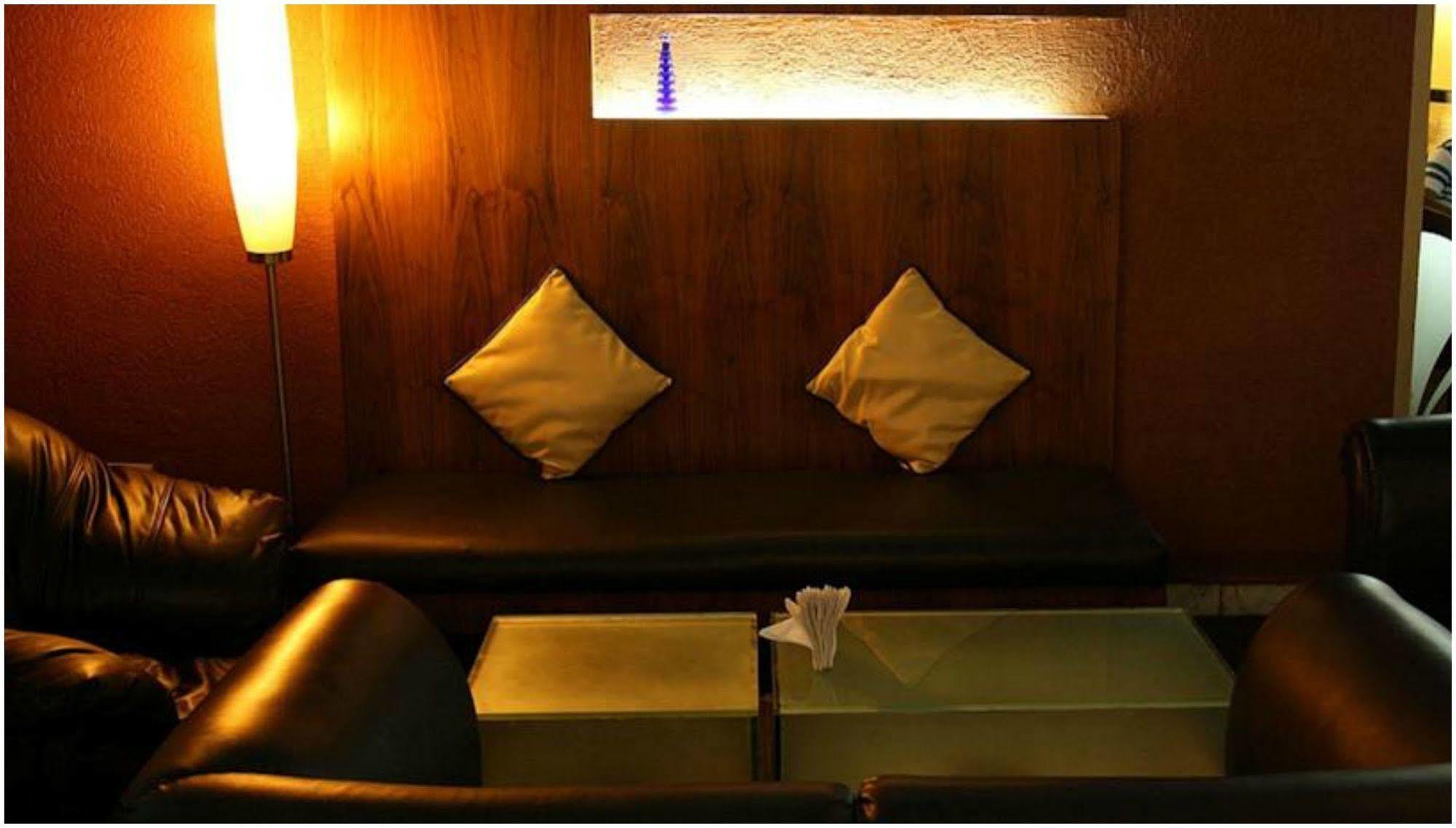 Ramee Guestline Hotel Juhu Mumbai Bagian luar foto